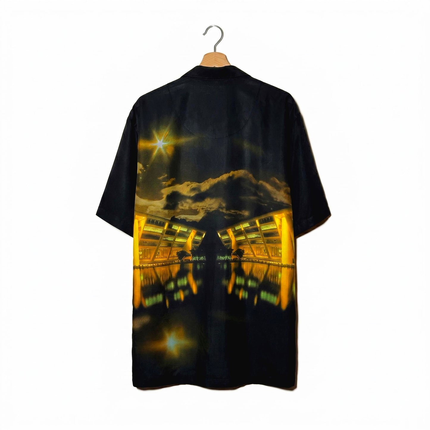 Camicia Stampa Fotografica Nera Edificio Modernista Notturno – XL 2
