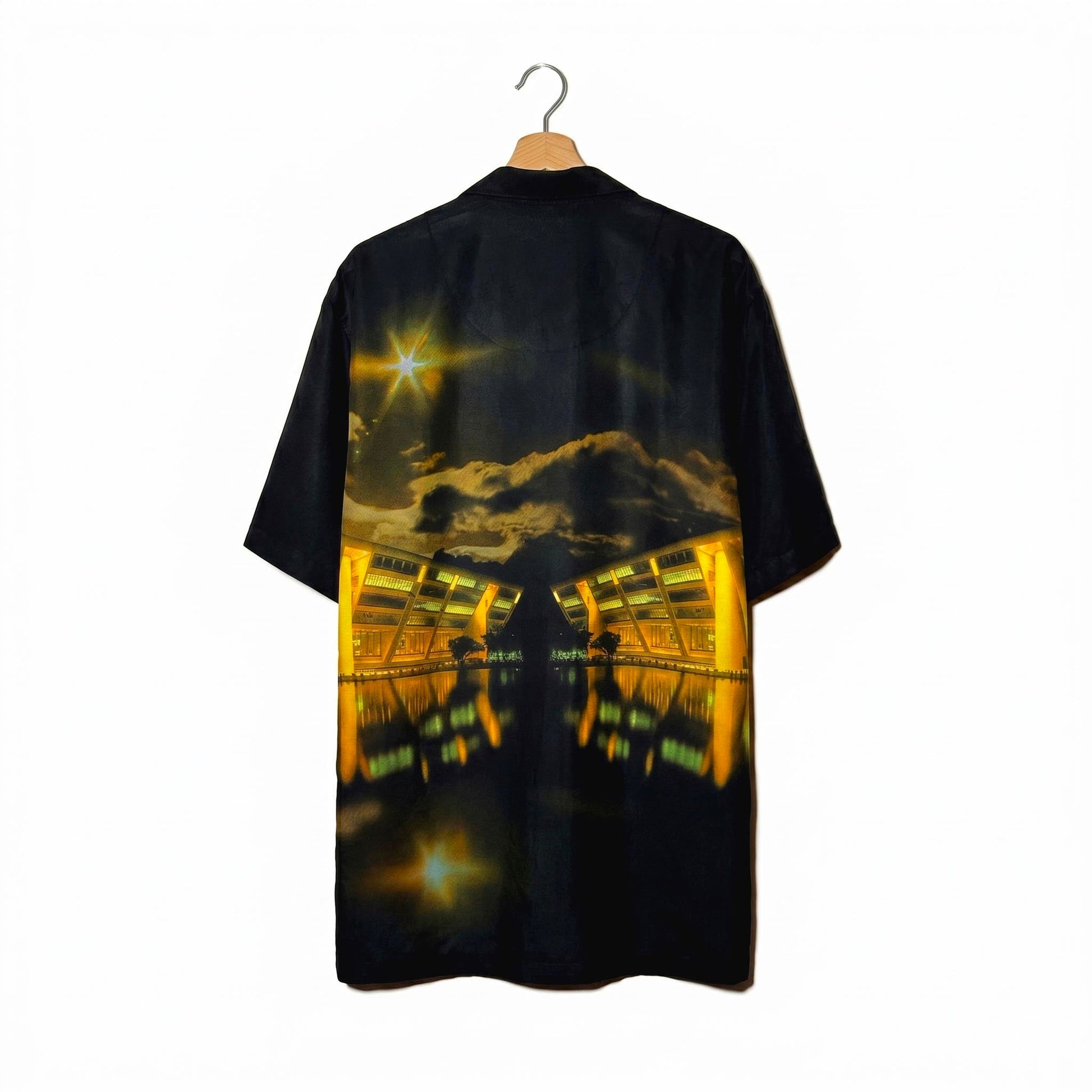 Camicia Stampa Fotografica Nera Edificio Modernista Notturno – XL 2