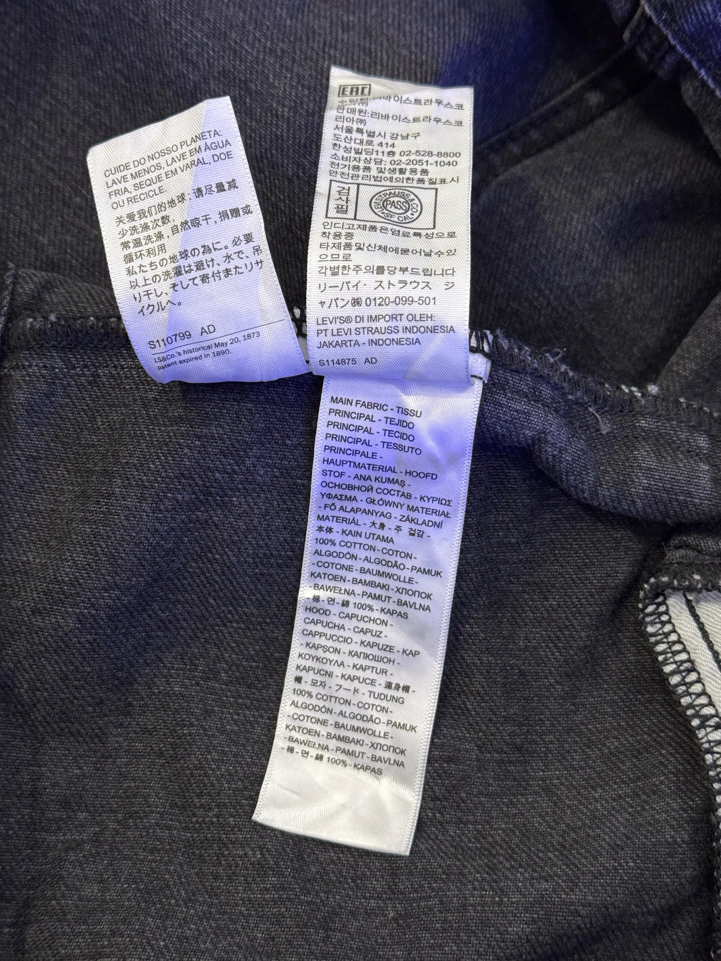 Giacca Jeans Levi's Trucker Vintage Fit Nera con Cappuccio Pile – L